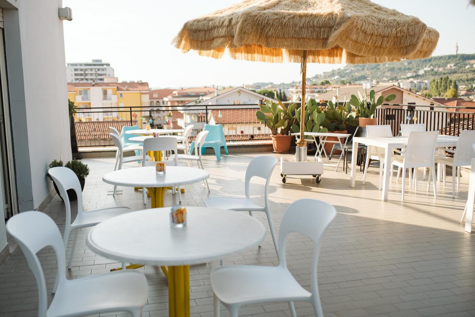 Hotel Antagos Montesilvano Marina Esterno foto