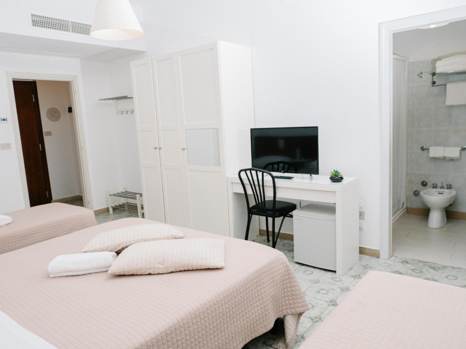 Hotel Antagos Montesilvano Marina Esterno foto