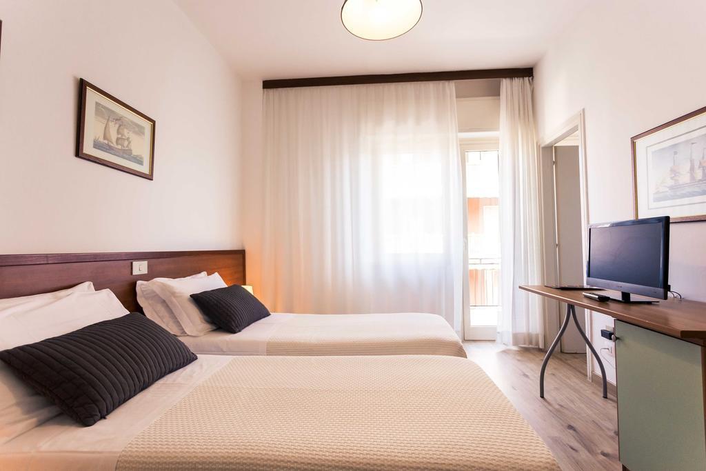 Hotel Antagos Montesilvano Marina Esterno foto