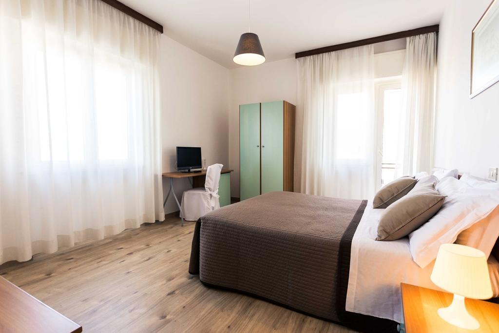 Hotel Antagos Montesilvano Marina Esterno foto