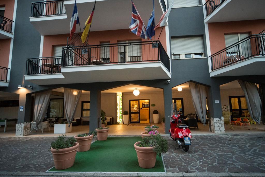 Hotel Antagos Montesilvano Marina Esterno foto
